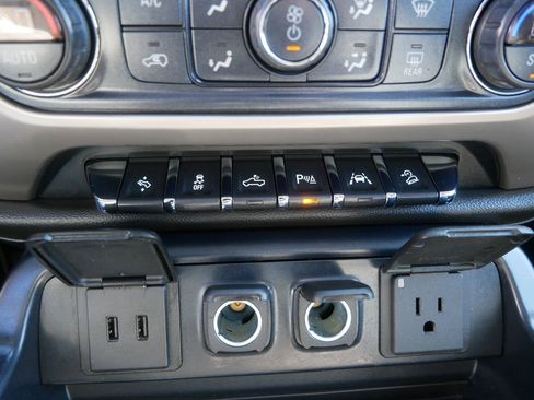 Used 2018 GMC Sierra 1500 Denali image 31