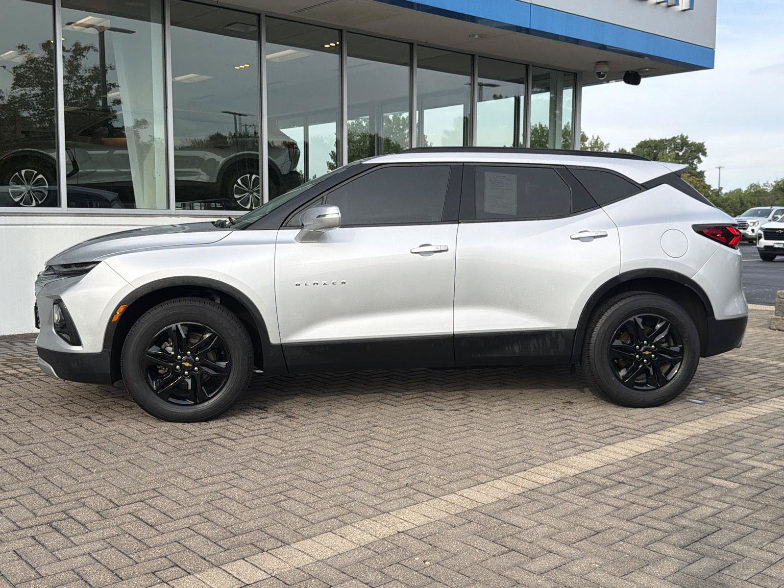 Used 2020 Chevrolet Blazer LT FWD image 2