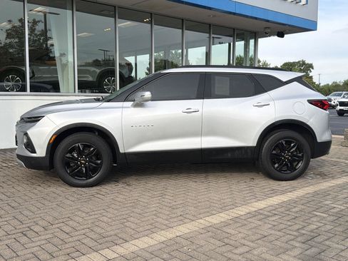 Used 2020 Chevrolet Blazer LT FWD image 2