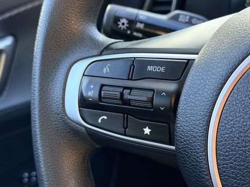 Used 2024 Kia Sportage LX image 9