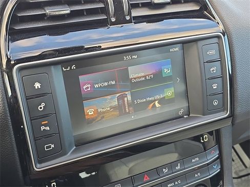 Used 2017 Jaguar F-PACE Prestige image 30