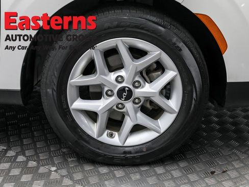 Used 2025 Kia Soul LX w/ LX Technology Package image 29