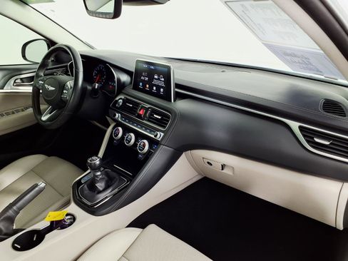 Used 2019 Genesis G70 2.0T Sport image 9