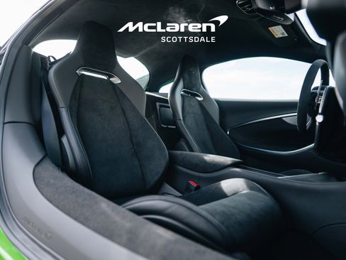 Used 2025 McLaren Artura image 27