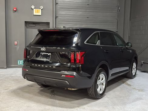 Used 2021 Kia Sorento LX AWD/4WD image 4