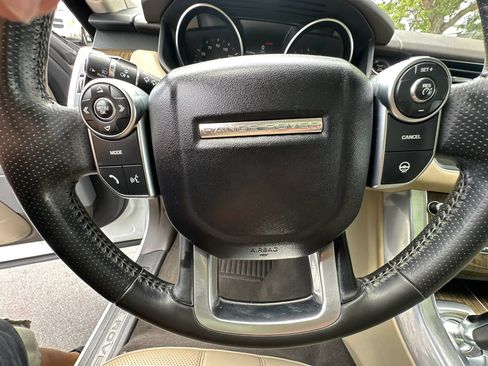 Used 2017 Land Rover Range Rover Sport SE AWD/4WD image 30