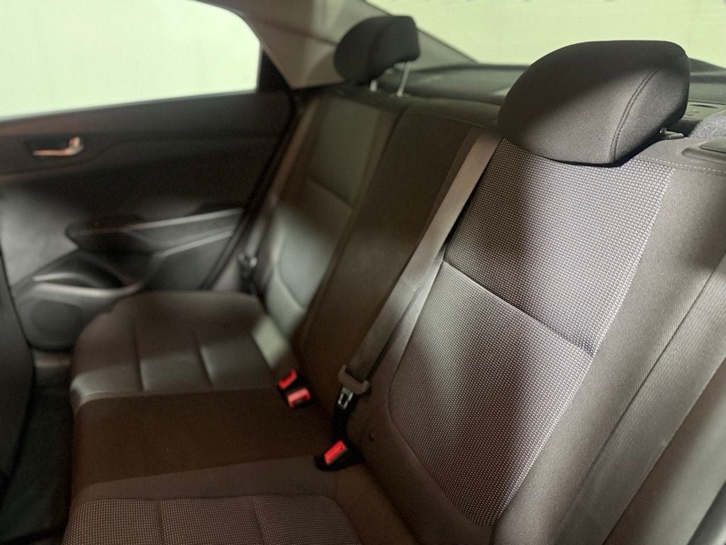 Used 2022 Hyundai Accent SE FWD image 23