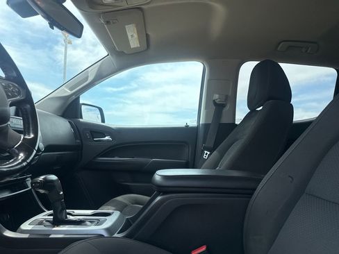 Used 2017 Chevrolet Colorado LT w/ LT Convenience Package RWD image 41
