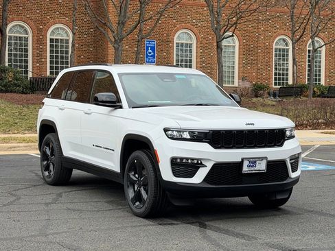 New 2025 Jeep Grand Cherokee Limited w/ Black Appearance Package image 1