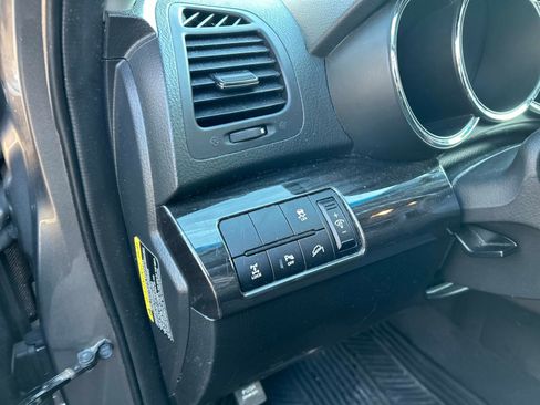 Used 2013 Kia Sorento LX w/ Convenience Pkg image 17