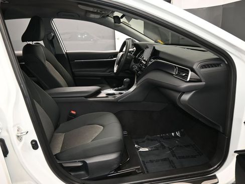 Used 2024 Toyota Camry LE image 43