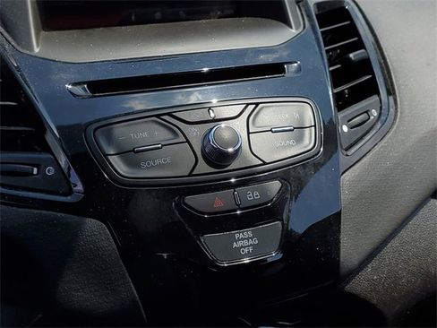 Used 2014 Ford Fiesta SE w/ Equipment Group 201A image 20