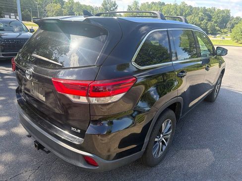 Used 2017 Toyota Highlander XLE FWD image 5