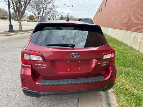 Used 2016 Subaru Outback 3.6R Limited image 3