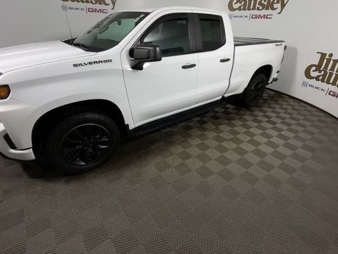 Used 2019 Chevrolet Silverado 1500 Custom w/ Custom Convenience Package image 4