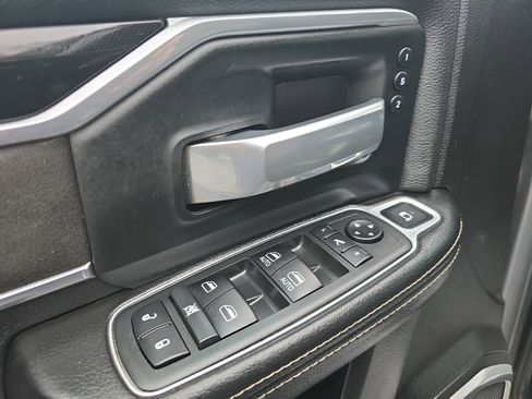 Used 2020 RAM 3500 Laramie w/ Night Edition image 19