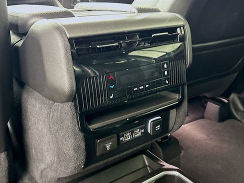 Used 2025 Jeep Wagoneer Series II image 25