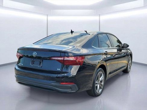 Used 2022 Volkswagen Jetta SE FWD image 4