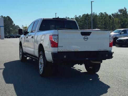 Used 2023 Nissan Titan SV w/ SV Convenience Package AWD/4WD image 7