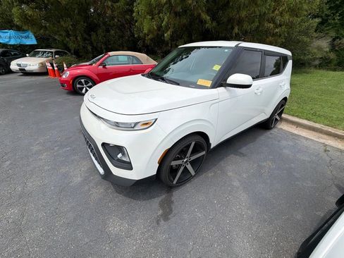 Used 2022 Kia Soul LX FWD image 7
