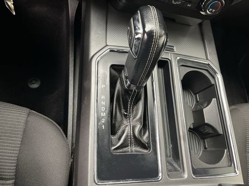 Used 2015 Ford F150 XLT w/ Equipment Group 302A Luxury image 24