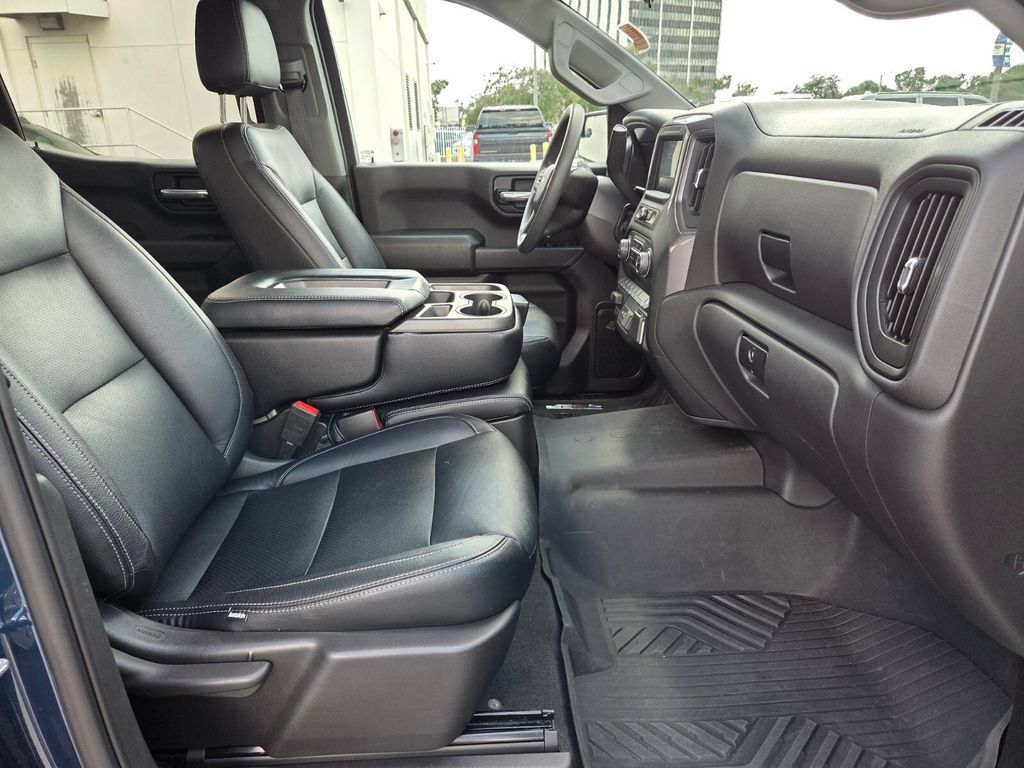 Used 2023 Chevrolet Silverado 1500 Custom Trail Boss w/ LPO, Dark Essentials Package AWD/4WD image 17