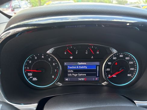 Used 2023 Chevrolet Traverse LT FWD image 26