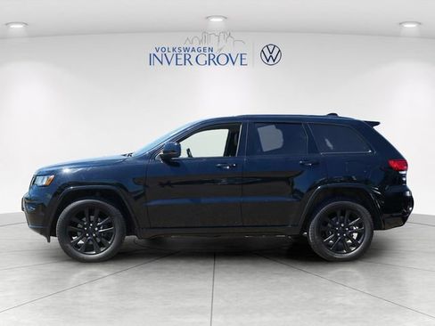 Used 2019 Jeep Grand Cherokee Altitude AWD/4WD image 4