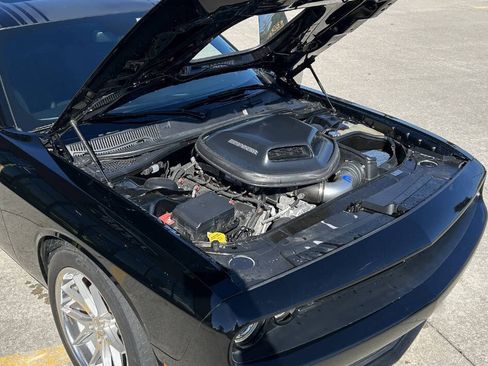 Used 2016 Dodge Challenger R/T image 41