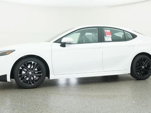 Used 2026 Toyota Camry SE FWD image 45