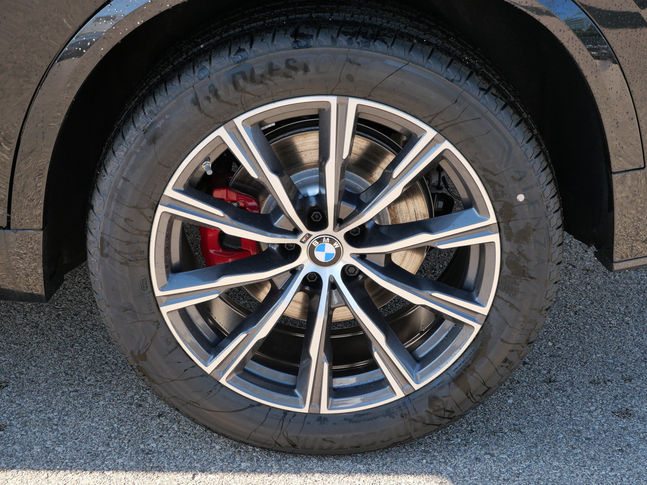 New 2026 BMW X5 xDrive40i w/ M Sport Package AWD/4WD image 4