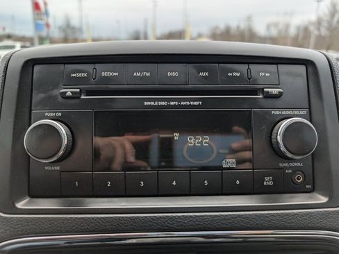 Used 2013 Dodge Grand Caravan SE image 22