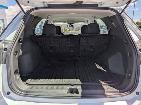 Certified 2022 Chevrolet Equinox LS w/ LPO, Floor Liner Package AWD/4WD image 33