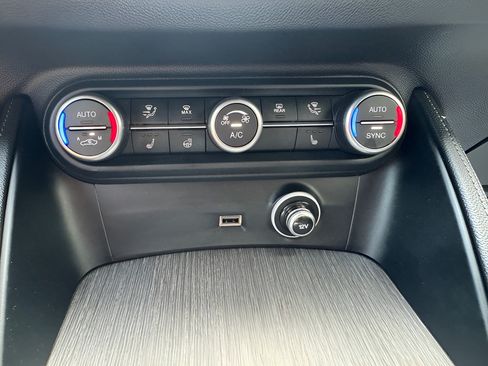 Used 2023 Alfa Romeo Stelvio Ti w/ Active Assist Plus Package AWD/4WD image 17