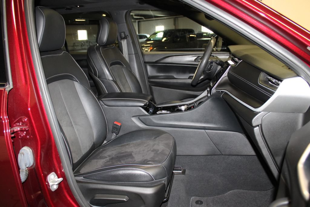 Certified 2023 Jeep Grand Cherokee Altitude AWD/4WD image 28