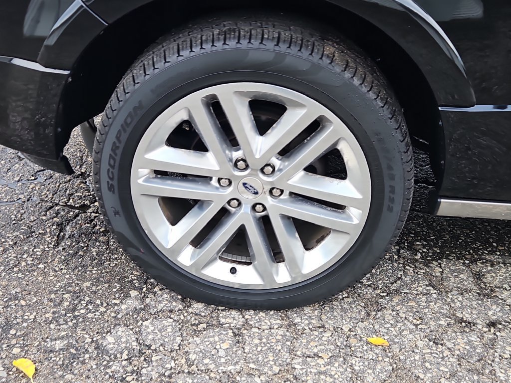 Used 2017 Ford Expedition Platinum AWD/4WD image 7