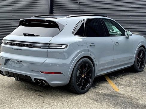 New 2026 Porsche Cayenne GTS image 10