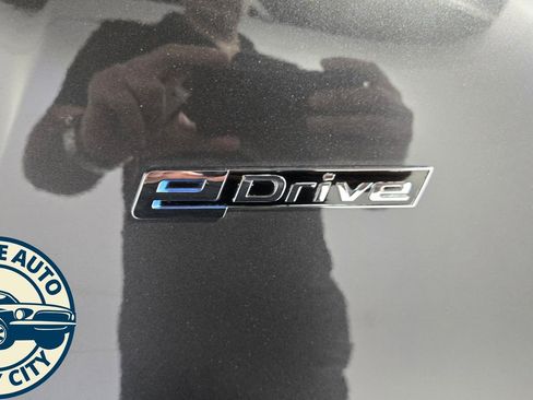 Used 2018 BMW 530e xDrive w/ Premium Package 2 image 31