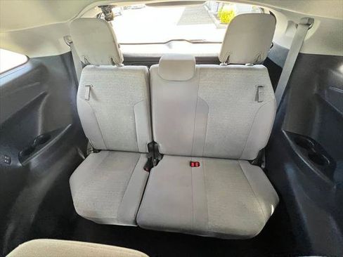 Certified 2025 Toyota Sienna LE FWD image 17