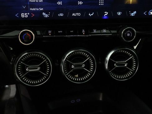 Used 2024 Chevrolet Blazer EV LT AWD/4WD image 46