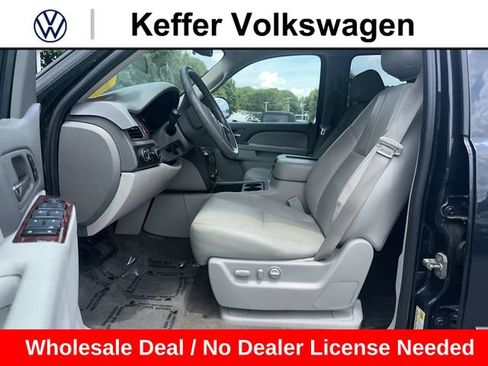Used 2013 Chevrolet Suburban LT w/ Luxury Package AWD/4WD image 12