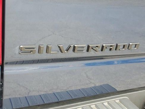 Used 2022 Chevrolet Silverado 1500 Custom w/ LPO, Dark Essentials Package AWD/4WD image 5