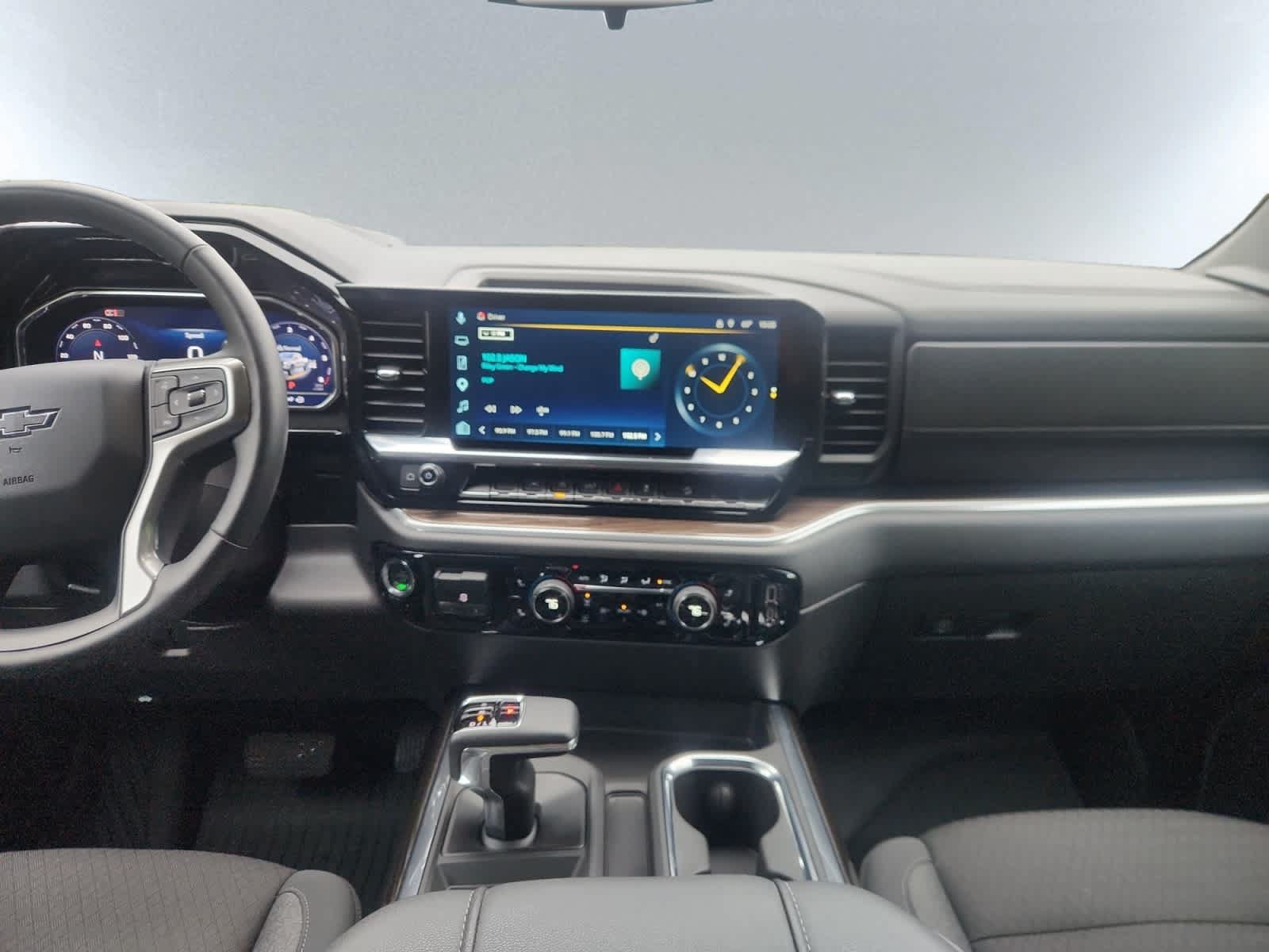 Used 2025 Chevrolet Silverado 1500 LT Trail Boss AWD/4WD image 16