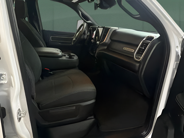 Used 2025 RAM 2500 Big Horn AWD/4WD image 15