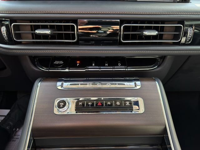 Used 2025 Lincoln Aviator Reserve w/ Equipment Group 201A AWD/4WD image 38
