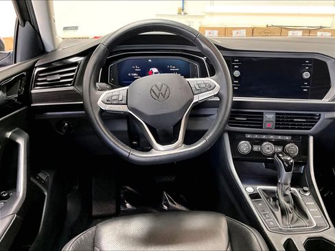 Used 2024 Volkswagen Jetta SEL image 8