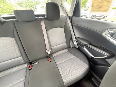 Used 2025 Kia Soul LX w/ LX Technology Package FWD image 30
