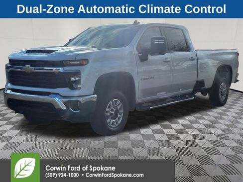 Used 2025 Chevrolet Silverado 2500 LT image 3