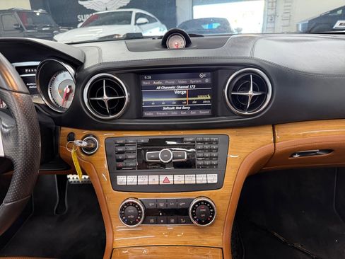 Used 2013 Mercedes-Benz SL 550 image 22
