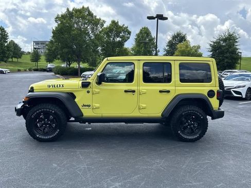 Used 2023 Jeep Wrangler Unlimited w/ Sun & Screen Package AWD/4WD image 7